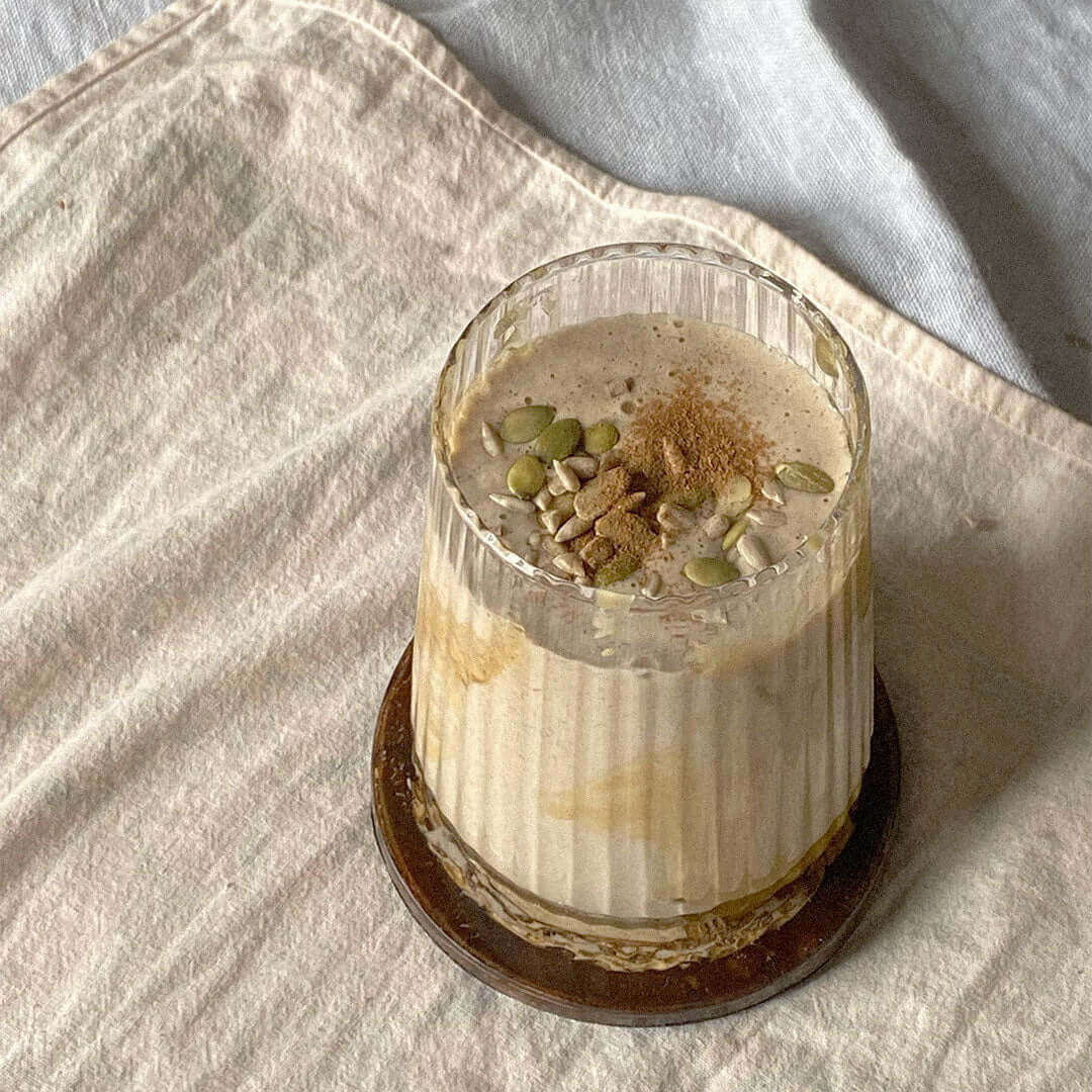 Seeded & Spiced Smoothie with Kakadu Plum - Roogenic